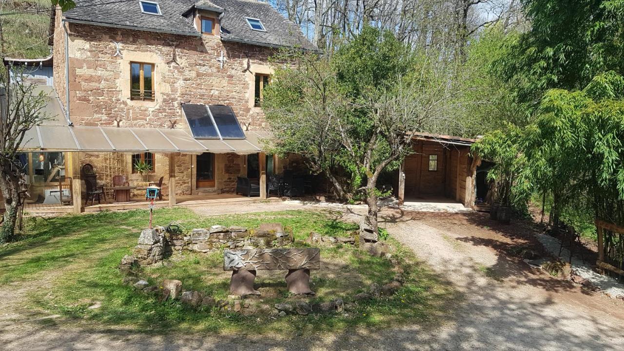maison isolée dans les vignes et les bois Valady Exterior foto