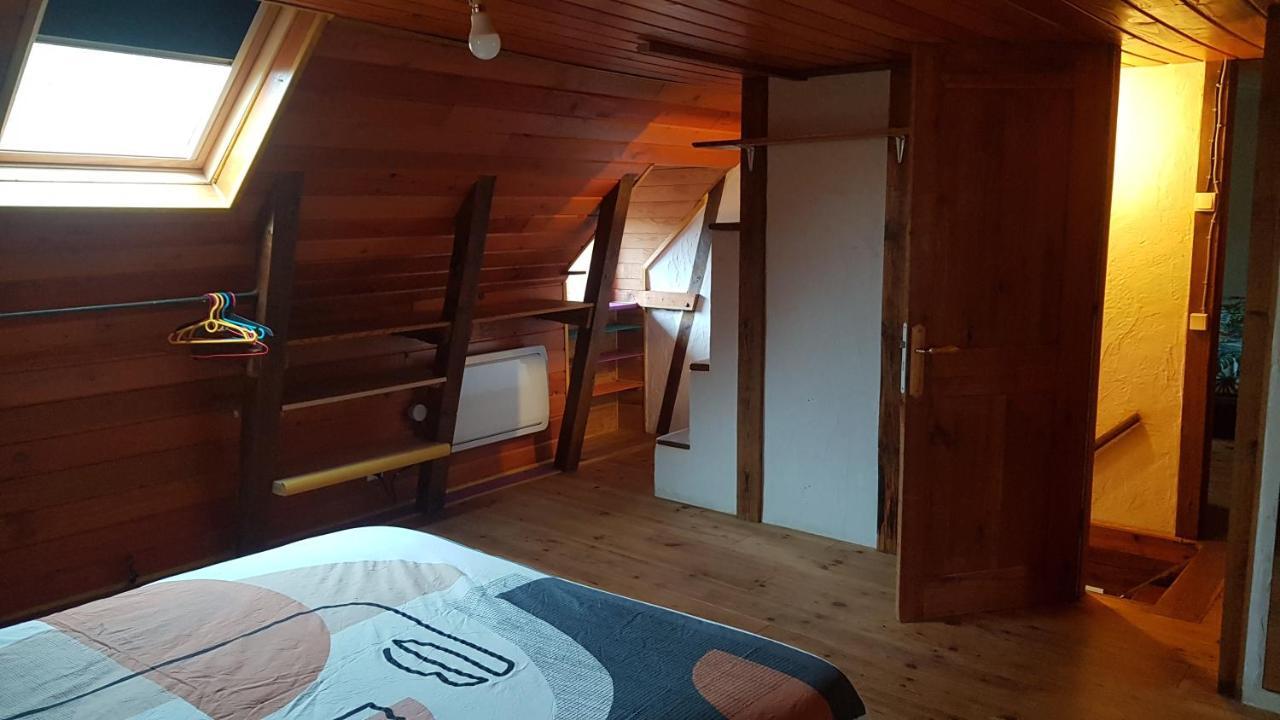 maison isolée dans les vignes et les bois Valady Exterior foto